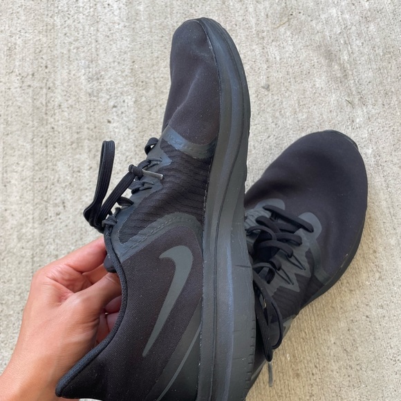 Nike Womens In Season TR 8 AA7773-002 Black Running size 11 - Picture 7 of 9